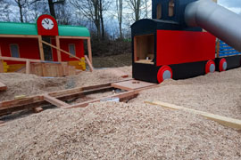 Spielplatz / Spielgeräte